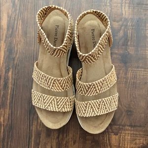 Pierre Dumas wedges. Size 7.5